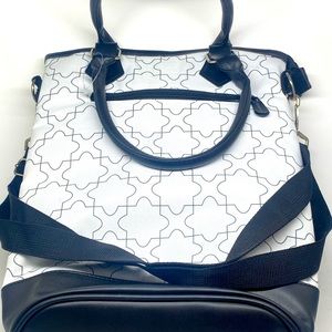 TIRRININ INSULATED WINE BAG / LUNCH BAG COOLER WITH FRONT POCKET & CORKSCREW
